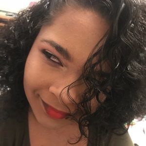 Meet your Posher, Devonte